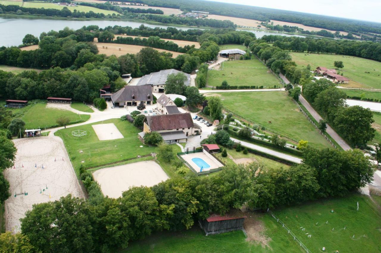 Le Hameau Des Grilles Saint-Fargeau (Yonne) Exterior foto